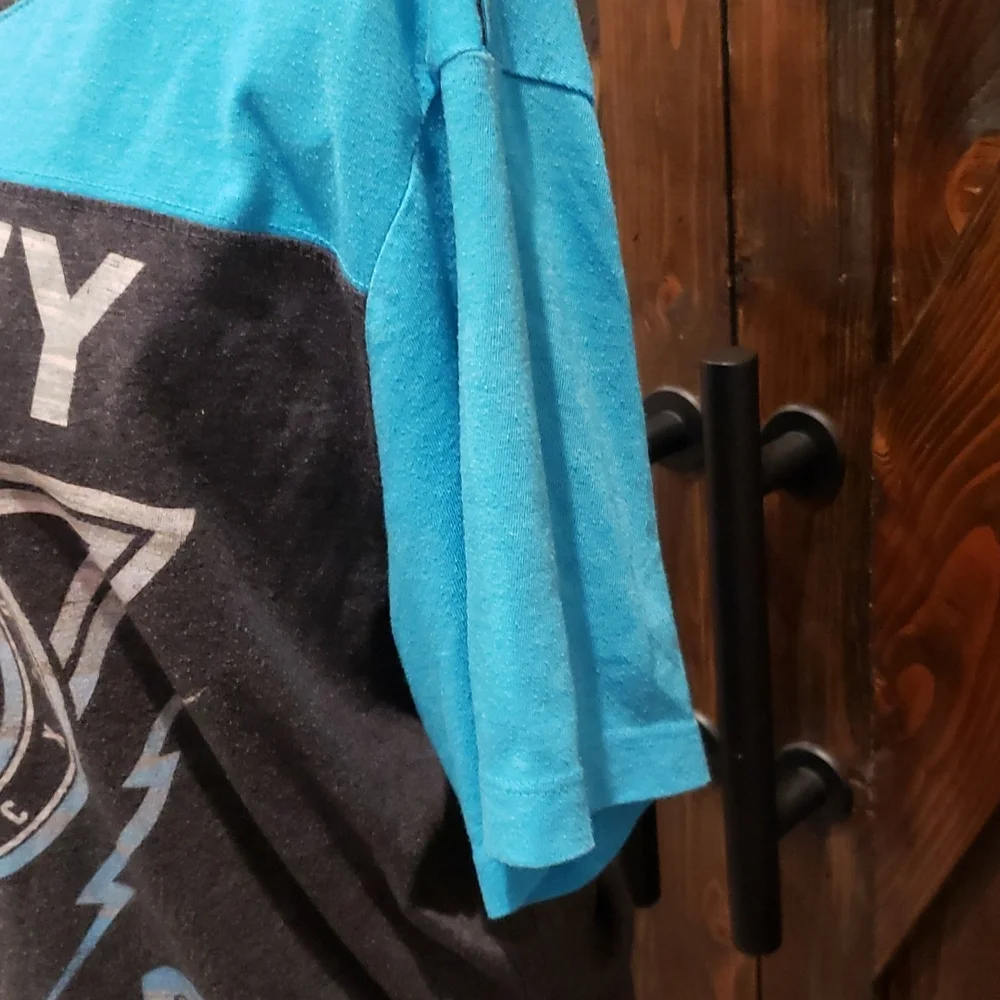 Hurley - Picture 5 of 8